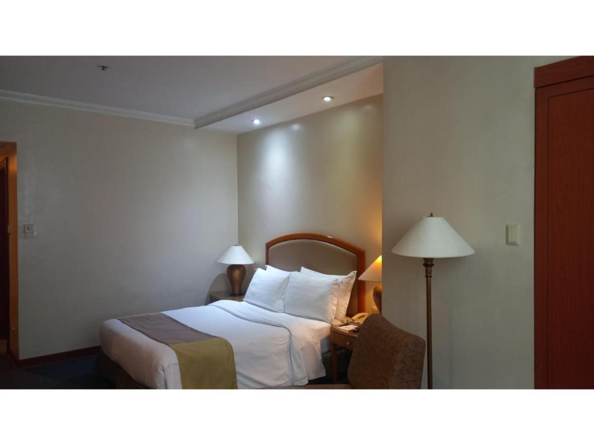 Capital O 914 Makati Palace Hotel 马卡蒂 外观 照片