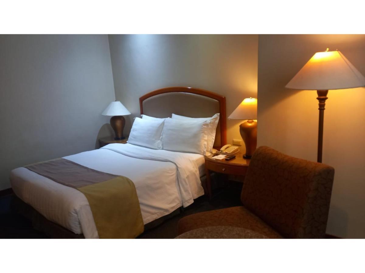 Capital O 914 Makati Palace Hotel 马卡蒂 外观 照片